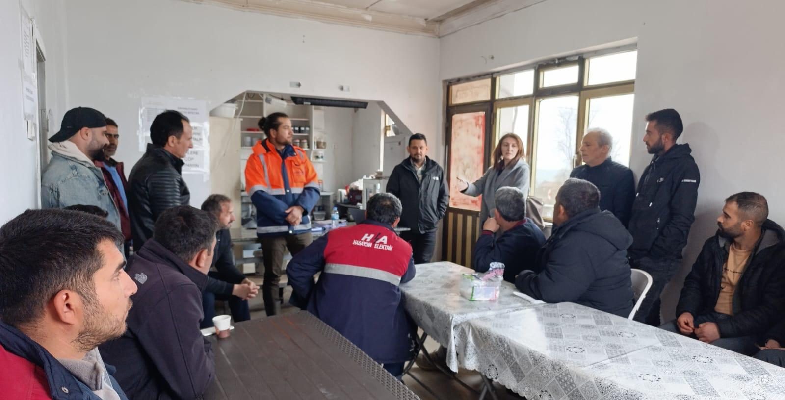 Elektrik dağıtım taşeron ekibine saha İSG eğitimi — Samsun Deha OSGB uzmanı